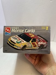AMT Kellogg’s Chevy Monte Carlo Labonte #5 1:25 Model Kit 1995 #8187 NEW SEALED