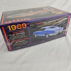 AMT 1969 Ford Torino Cobra Fastback 1/25 Scale Plastic Model Kit