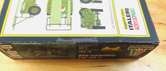 Italeri Model Kit #326 1/4 Ton 4×4 Ambulance Jeep Plus 2 Military Miniatures