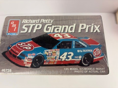 AMT RICHARD PETTY STP Grand Prix 6728 Vintage Model Car Kit 1:25 Sealed