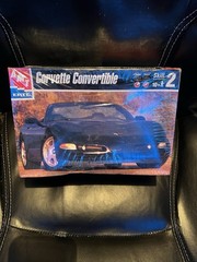 AMT 1998 ’98 Chevy Corvette C6 Convertible Sealed 1:25 Plastic Model Kit 8329