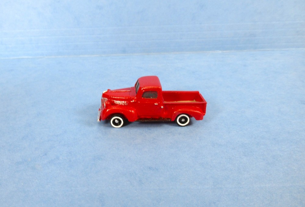 SMC-677 1941 Plymouth Pickup 1/87-HO Scale (Painted & Finished)