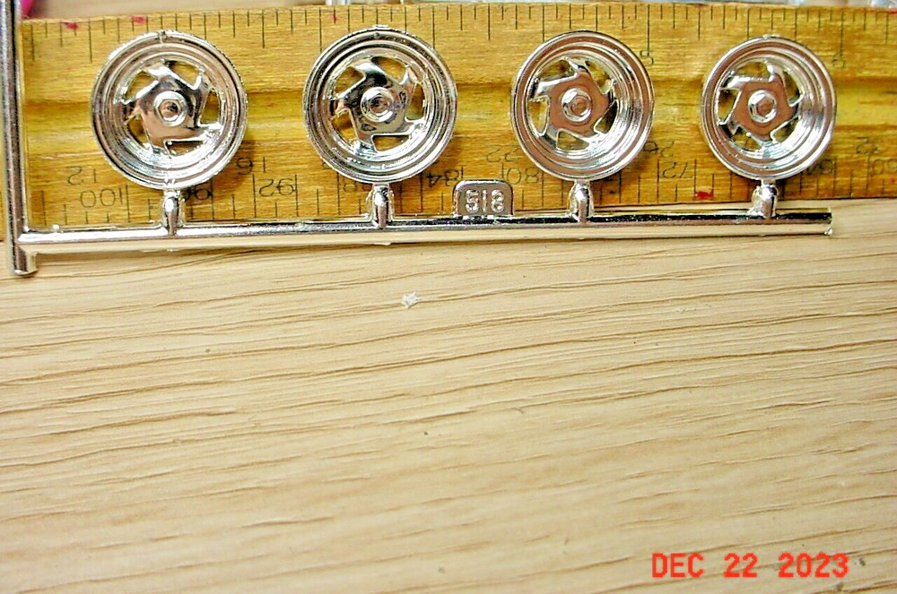 Chrome Twisted 5 Spoke Mag Rims set of 4 1/25 AMT Model Part j2901v
