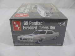 2005 AMT RC2 1/25 Scale 1969 Pontiac Firebird Trans Am Model Car Kit #38394 NOS