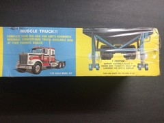 AMT 3950 ~ FRUEHAUF 40’ Reefer model kit ~ SEALED!!!