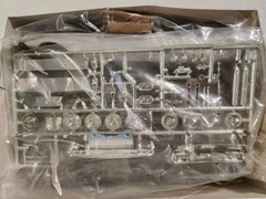 AMT 1964 Mercury Marauder 1:25 Model Car Kit