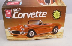 AMT 1962 CORVETTE 3 IN 1 CAR MODEL KIT 1:25 BOXED 6521 UNTOUCHED