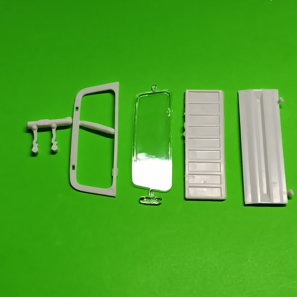 1972 GMC Jimmy Blazer 4×4 1/25 AMT Hatch Glass Tail Gate Hinges Model Truck Part