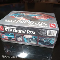Richard Petty STP Grand Prix AMT Ertl 1/25 Scale Model Car Kit #6728 Sealed