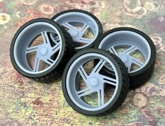 1/24 Scale: 24-Inch “Boyd Pro Sport” Wheels And Tires; Resin;1/25