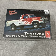 AMT Round 2 1978 Ford 4×4 Truck Firestone Super Stones 1/25 Model Kit AMT858M/03