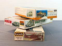 Lot of 3 Diff MILITARY ARMOURED TANK Sd KfZ M-48 BOMBER GRUMMAN F8F-2 Model Kit