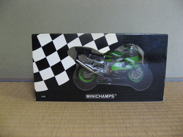 MiniChamps Kawasaki Ninja ZX9R 1/12 Motorcycle from Japan