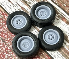 1/24 Scale: 15-inch “Smoothie” Resin Wheels W/ Wide Rear Tires￼