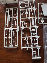 Revell 1/24 Land Rover Series III 109 85-4498 Body & Suspension Parts Stk R30