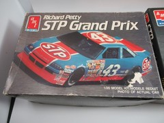 2 Model Kits # 6892 & 6728 Grand Prix STP Petty Open Box New Contents Scale 1:25