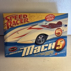 Polar Lights All Plastic Snap Model Kit Speed Racer the Amazing Mach 5