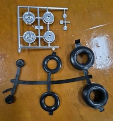 Fuel Dragster Revell 1/25 Scale Larry Minors NHRA Top Fuel Model Wheels Slicks