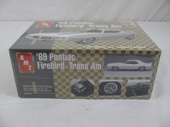 2005 AMT RC2 1/25 Scale 1969 Pontiac Firebird Trans Am Model Car Kit #38394 NOS