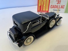 TWO CARS 1/32 BUILT PYRO 1931 CADILLAC TOWNE CAR: UNBUILT REVELL JAGUAR XK120