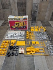 Vtg Monogram 1967 Beer Wagon 1/24 Scale Model Kit Bulldog Mack Mod Suds Hauler