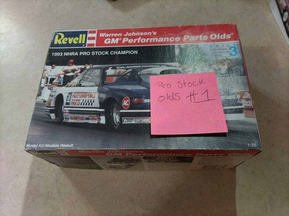 Revell GM Performance Parts Olds Pro Stock Car 1/25 Junkyard Lot 1