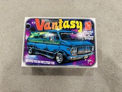 AMT 1:25 Dirty Donnys Vantasy 1970 Customizable Chevy Van Open Box w/ Decals