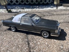 1/25 Cadillac Fleetwood Brougham w/spoke Rims-gray metallic paint