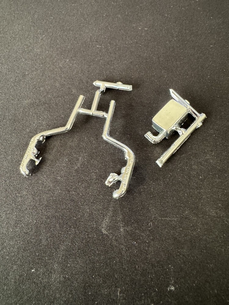 AMT 31838 1/25 57 Ford Fairlane Parts Kit Bash Chrome Engine Parts