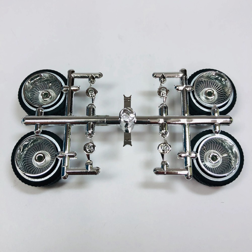 Hoppin Hydros 1/24 1/25 Chrome Low Rollerz Rims w/ Whitewall Tires 506