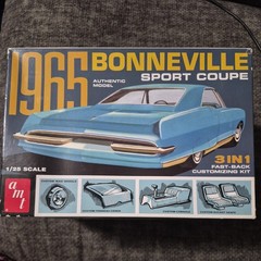AMT 1965 Pontiac Bonneville Sport Coupe 3’n1 1260 1:25 Plastic Model Kit
