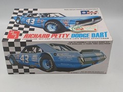 AMT RICHARD PETTY DODGE DART 1/25 Collectables 17+