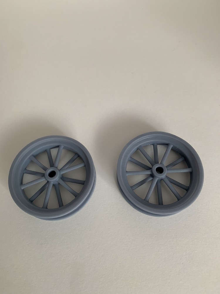 1:8 Two 12 Spoke Spindle Wheels For Stock Revell Soft Tires
