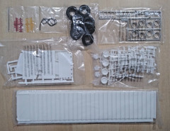 18-649 AMT 1:25 Scale FRUEHAUF FB BEADED PANEL TRAILER Plastic Model Kit