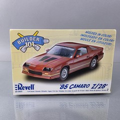 Revell ’85 Camaro Z/28 Builder 101 1:24 Model Kit 85-0803 Red OPEN BOX READ