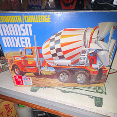 AMT Kenworth/Challenge Transit Mixer Truck 1:25 Plastic Model Kit Age 12+