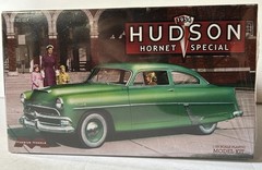 MOEBIUS MODELS 1954 HUDSON HORNET SPECIAL 1/25 SCALE MODEL KIT