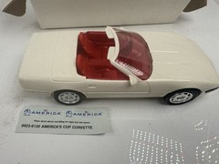 ERTL Americas Cup Corvette White/Red Convertible Ertl Dealer Promo Car 8923 Rare