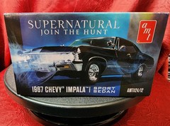 1967 Chevy Impala Supernatural 1/25 Scale Plastic Model Kit Round 2 Open Box