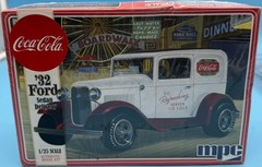 MPC Coca-Cola 1/25 Scale ’32 Ford Sedan Delivery Model Car Kit (MAC003813)