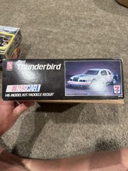 1985 AMT/Ertl Ford Thunderbird Nascar 7-Eleven Kyle Petty 1/16 Scale Model Kit