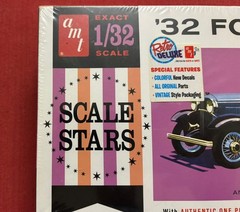 NOS 1:32 ‘32 Ford V-8 coupe Round2 Models AMT 1181/12