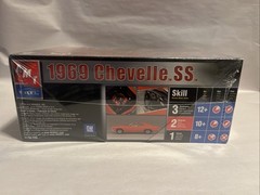 AMT ERTL 1969 Chevelle SS 31792 Car Plastic Model Kit Free Shipping