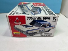1/25 LINDBERG 1964 DODGE 330 S/S COLOR ME GONE BUILT MODEL CAR KIT OPEN B12