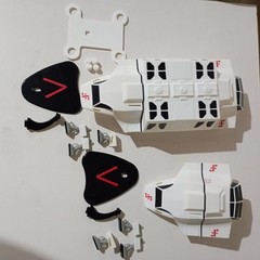 Set V Visitors Skyfighter & Squadship 1/24 scale, Only For display and adults