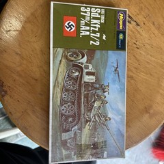 Hasegawa #718 Half Track Sd. Kfz. 7/2 37 m/m AA. Partially Off Sprue