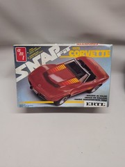 AMT /ERTL Snap-Fit 1975 Corvette 1/25 Scale Model Kit 6704 New Open Box