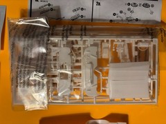 1964 PLYMOUTH BELVEDERE 2 DOOR HARDTOP MODEL KIT AMT ROUND 2 1/25 SCALE NEW LOOK