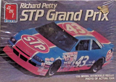 AMT Ertl 6728 1/25 Scale NASCAR Richard Petty STP Grand Prix Plastic Model Kit