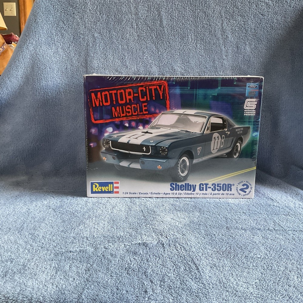 Revell Motor-City Muscle Shelby GT-350R Model Car Kit #85-2874 1/24 Scale